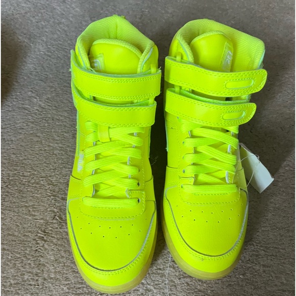 Fila - Picture 2 of 3